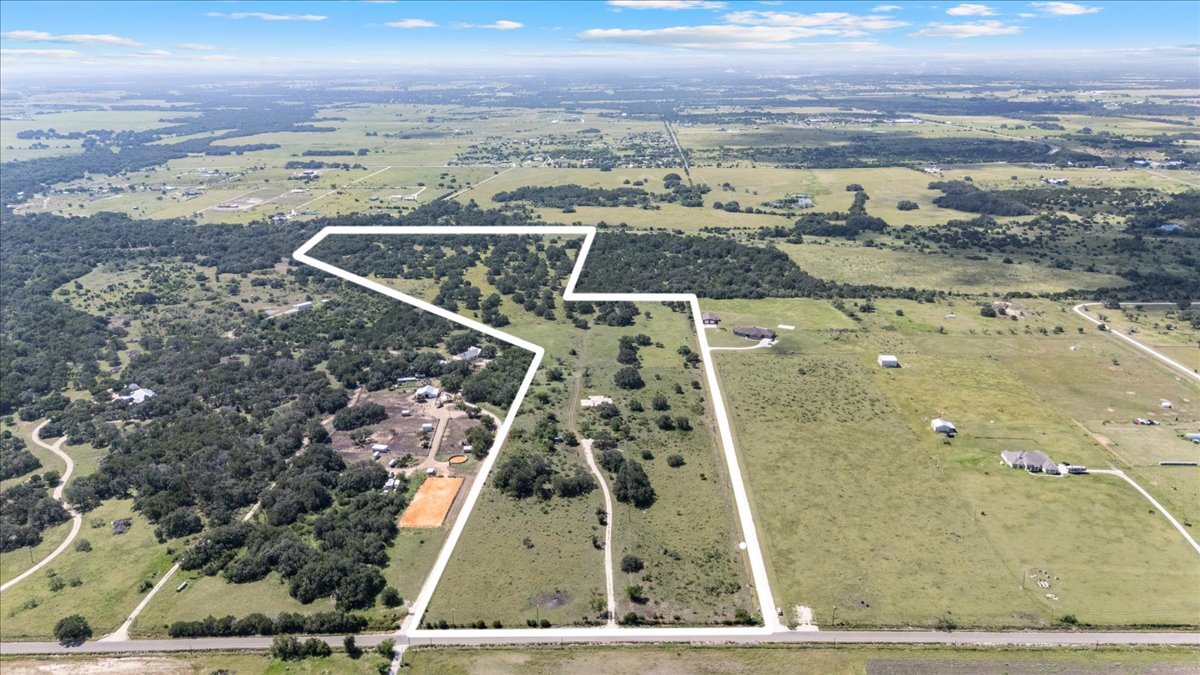 2401 County Road 219, Florence, TX à vendre Photo de l’immeuble– Image 1 sur 10