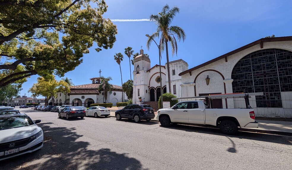 305 E Colorado St, Glendale, CA à louer - Photo de l’immeuble – Image 3 sur 10