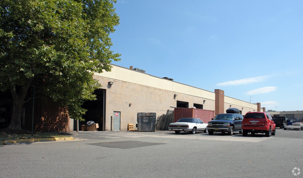 5701 General Washington Dr, Alexandria, VA à louer - Photo de l’immeuble – Image 3 sur 7