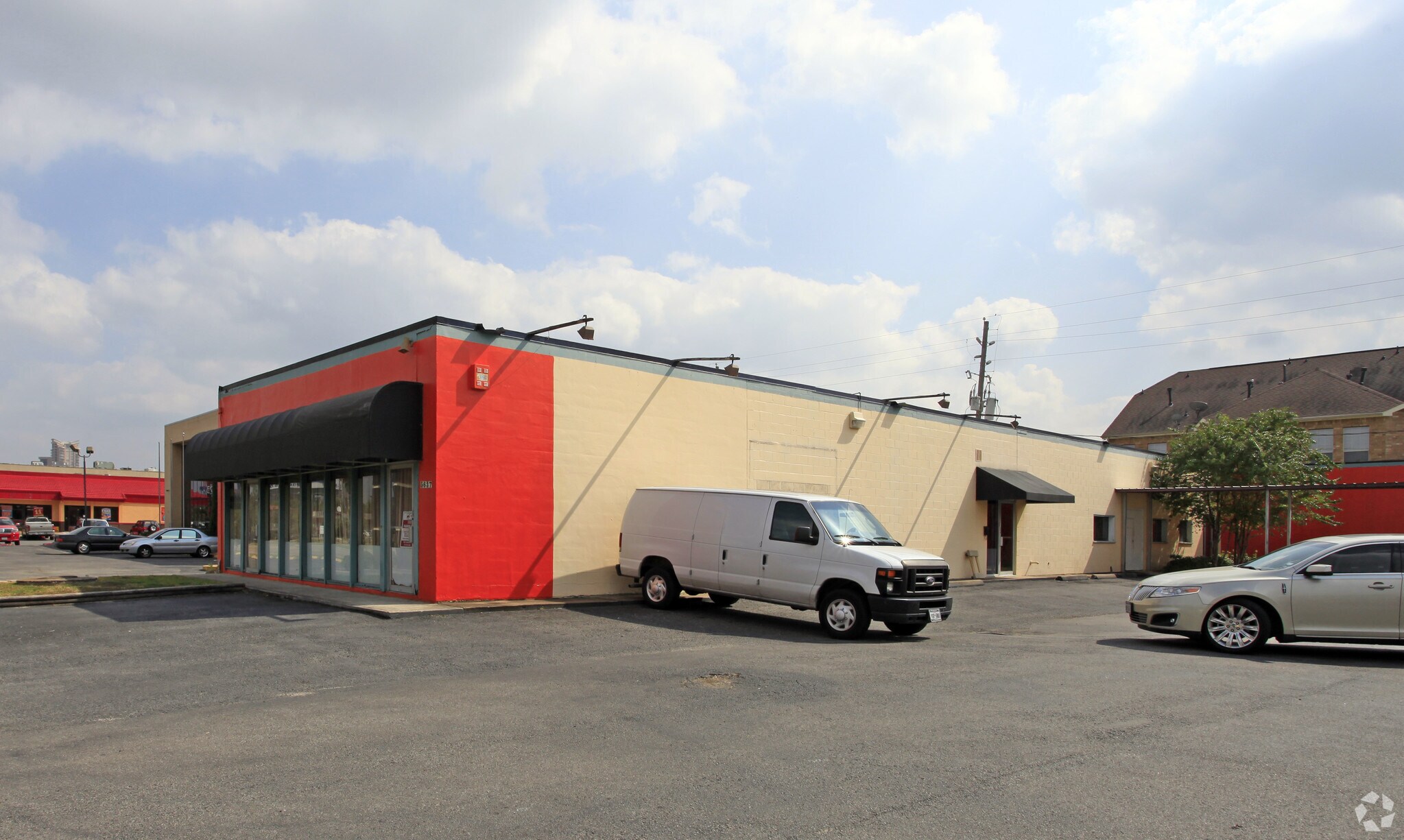 5637 Richmond Ave, Houston, TX à vendre Photo principale– Image 1 sur 3