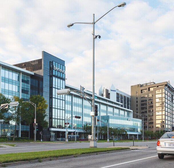 3030 Boul Laurier, Québec, QC à vendre - Photo principale – Image 2 sur 3