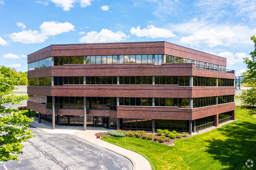 220 Commerce Dr, Fort Washington, PA à louer - Photo de l’immeuble – Image 1 sur 4