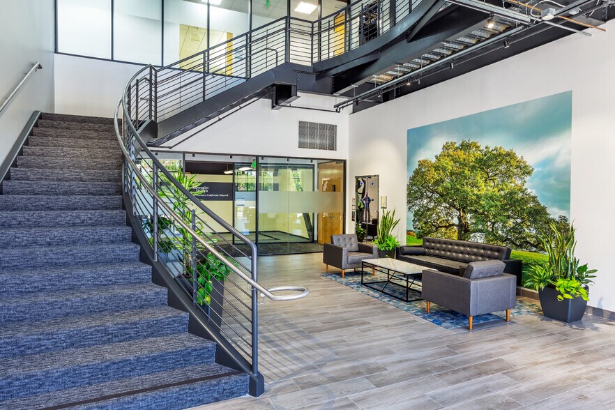 475 Aviation Blvd, Santa Rosa, CA à louer - Hall d’entrée – Image 2 sur 4