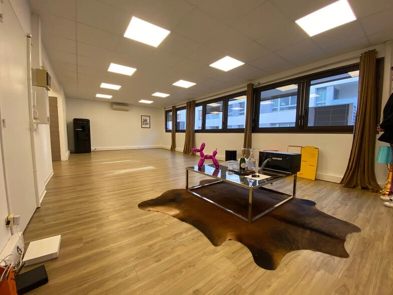 2 Rue Farges, Marseille à louer - Photo de l’immeuble – Image 2 sur 5