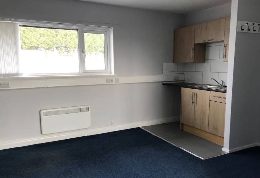 400-402 Chaddock Ln, Manchester à louer Photo intérieure– Image 1 sur 3