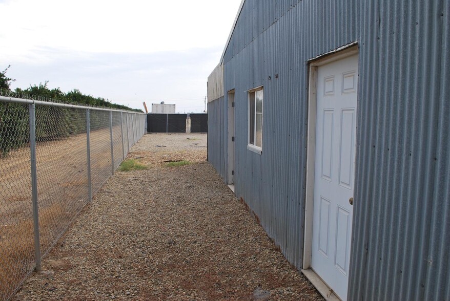 12712 McKinley ave, Sanger, CA à louer - Photo de l’immeuble – Image 2 sur 17