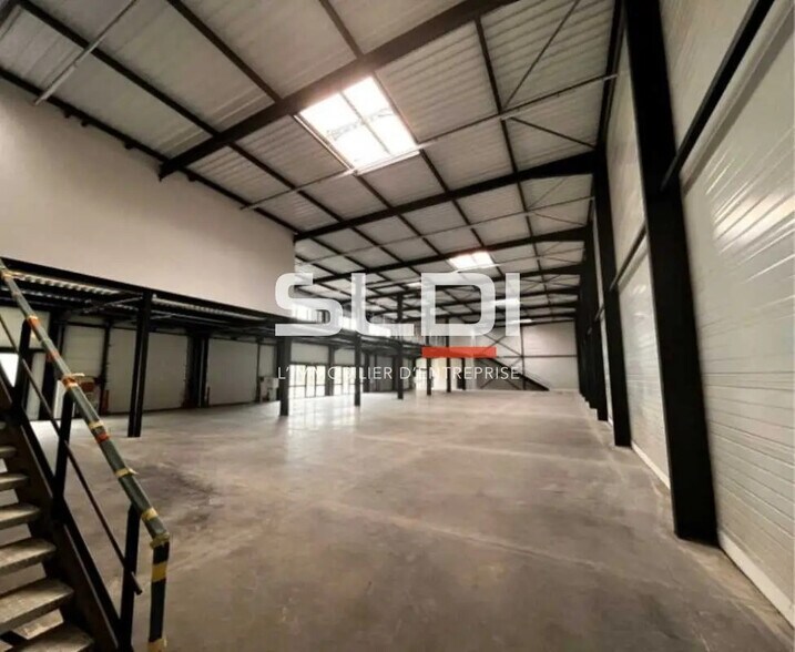 Local d’activités dans Saint-Quentin-Fallavier à louer - Photo intérieure – Image 3 sur 9