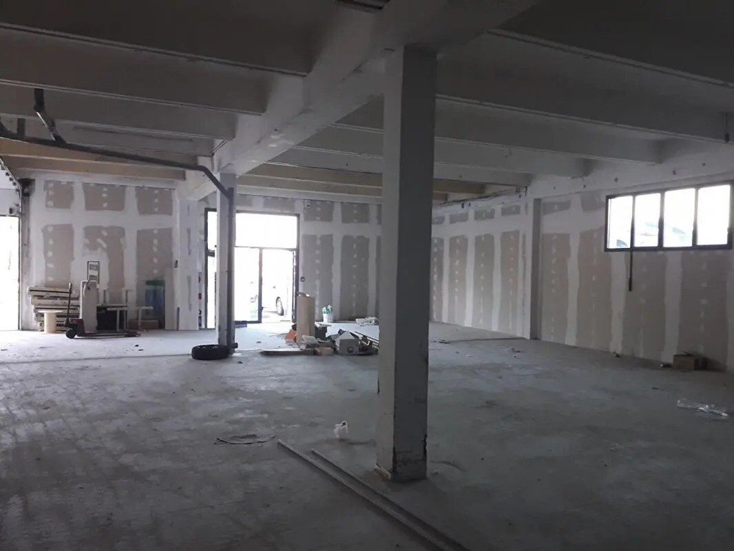 Industriel/Logistique dans Besançon à louer Photo intérieure– Image 1 sur 6