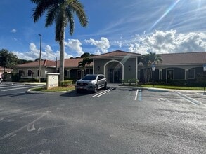 Lake Whitney Campus, Port Saint Lucie, FL à louer Photo intérieure– Image 1 sur 7