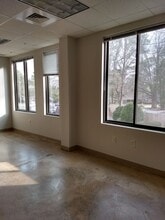 605 W Main St, Carrboro, NC à louer Photo intérieure– Image 1 sur 2