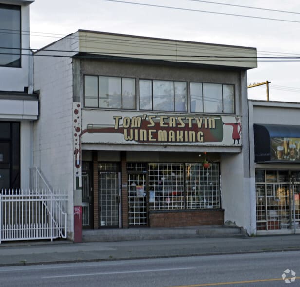 821 Hastings St E, Vancouver, BC à vendre - Photo de l’immeuble – Image 3 sur 7