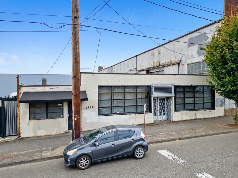 2218 NW 21st Ave, Portland, OR à louer - Photo de l’immeuble – Image 2 sur 6