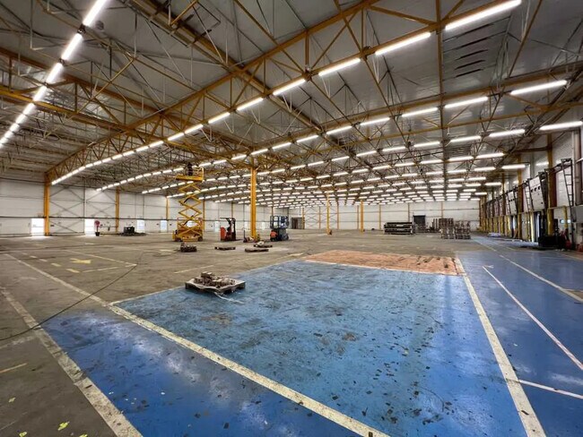 Plus de détails pour 38 Rue Marcel Paul, Tremblay-en-France - Bureau, Local d'activités à louer