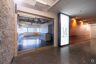 4200-4226 Boul Saint-Laurent, Montréal, QC à louer Photo intérieure– Image 1 sur 6