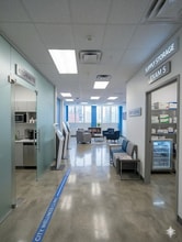 120 Eglinton Ave E, Toronto, ON à louer Photo intérieure– Image 2 sur 9