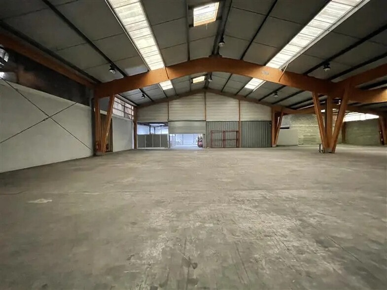 Bureau dans Saint-Jean-de-Braye à louer - Photo de l’immeuble – Image 3 sur 12