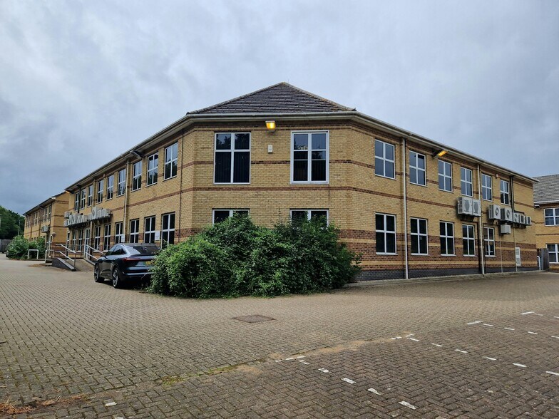 Rutherford Clos, Stevenage à vendre - Photo de l’immeuble – Image 2 sur 18