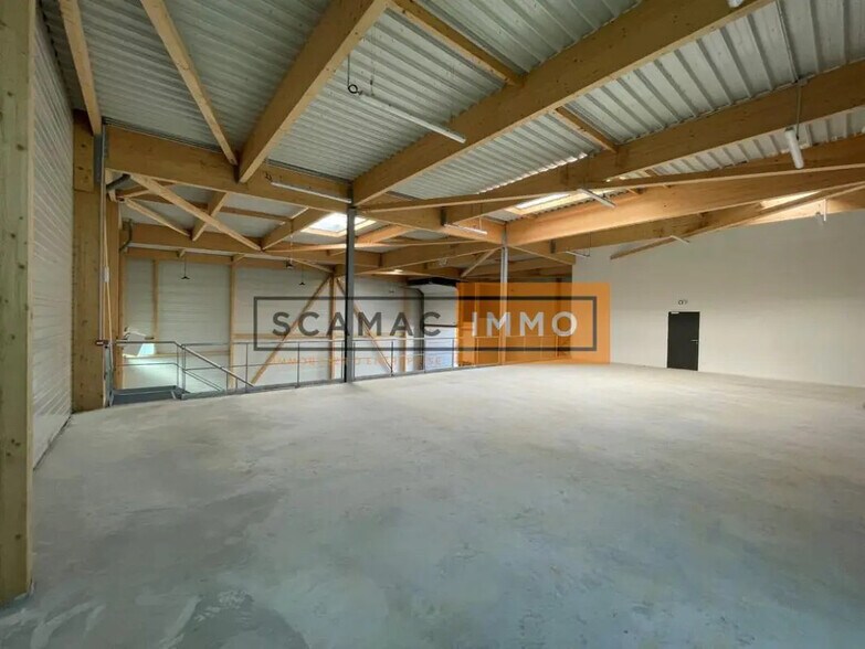 Industriel/Logistique dans Chanteloup-en-Brie à louer - Photo de l’immeuble – Image 3 sur 12