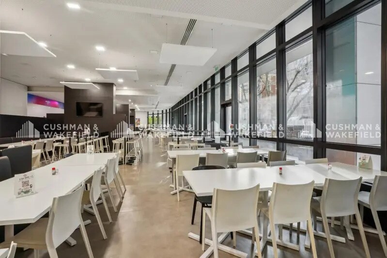 Bureau dans Levallois-Perret à louer - Photo de l’immeuble – Image 3 sur 9