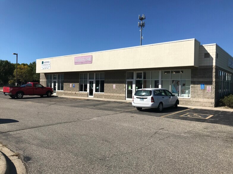 2404 S First St, Willmar, MN à louer - Photo de l’immeuble – Image 2 sur 4