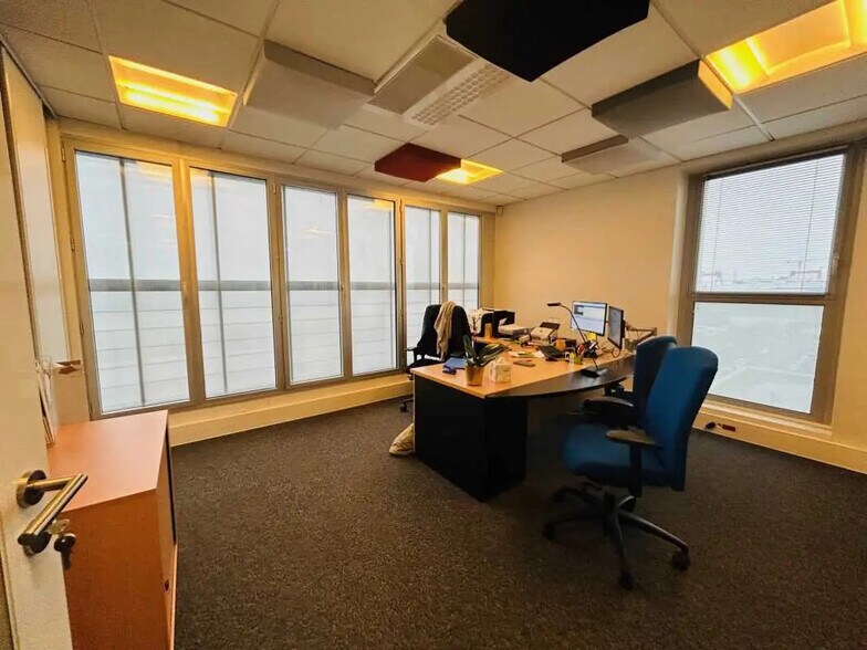 Bureau dans Saint Nazaire à louer - Photo de l’immeuble – Image 3 sur 9