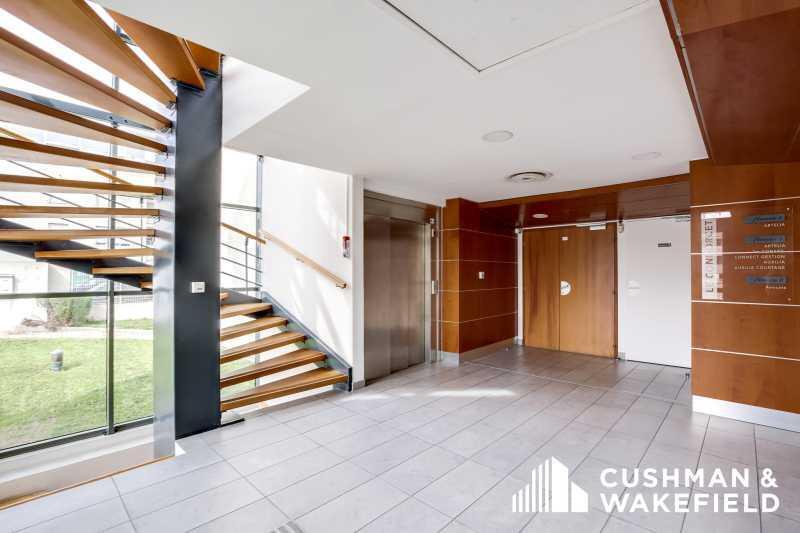 18 Rue Elie Pelas, Marseille à louer Hall d’entrée– Image 1 sur 2