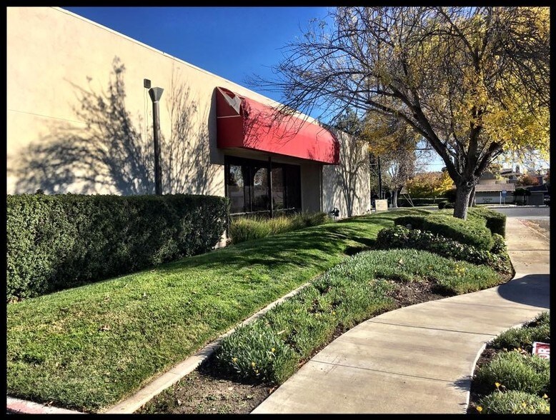 1375 S De Anza Blvd, Cupertino, CA à vendre - Photo de l’immeuble – Image 3 sur 30