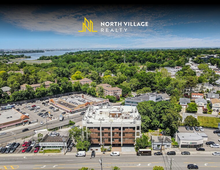107 Northern Blvd, Great Neck, NY à vendre - Photo de l’immeuble – Image 1 sur 10