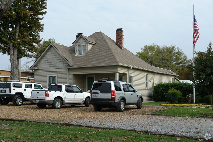 2318 Antioch Pike, Antioch, TN à louer - Photo principale – Image 1 sur 8