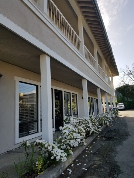 1717 Seabright Ave, Santa Cruz, CA à louer - Photo de l’immeuble – Image 2 sur 8