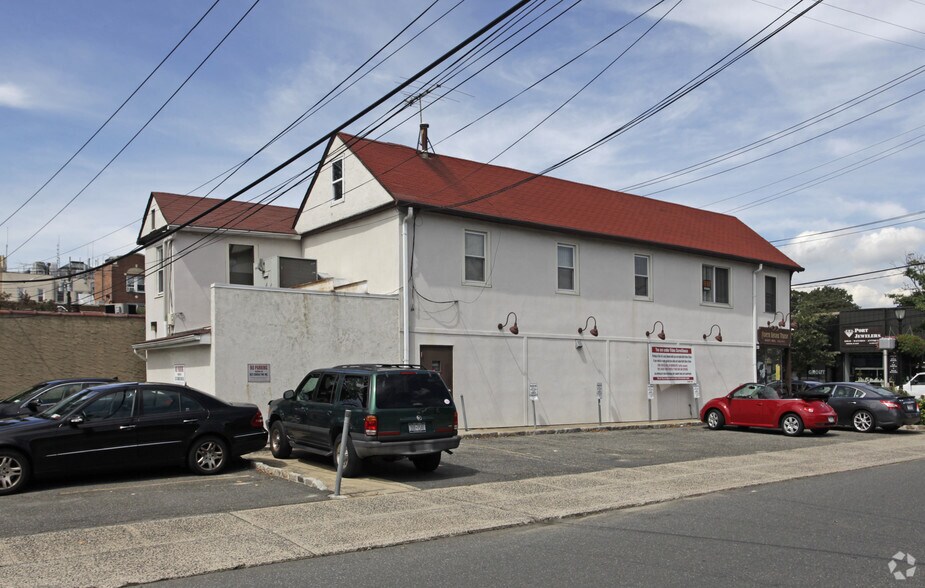 36 Main St, Port Washington, NY à louer - Photo de l’immeuble – Image 2 sur 2
