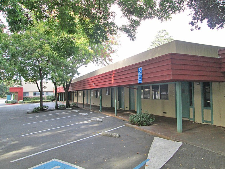 1200 Sonoma Ave, Santa Rosa, CA à vendre - Photo de l’immeuble – Image 2 sur 13