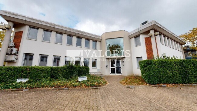Plus de détails pour 6 Bis Rue Maryse Bastié, Bron - Bureau à vendre