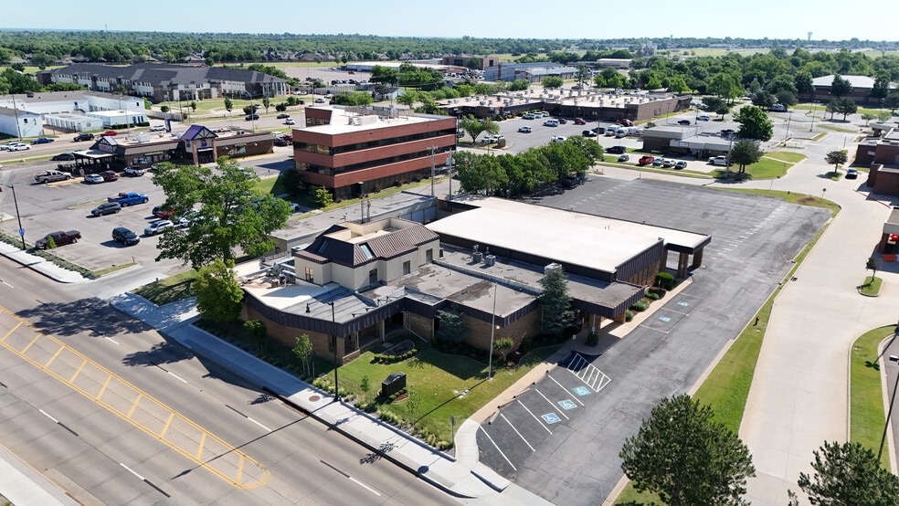 1109 N Porter Ave, Norman, OK à vendre - Aérien – Image 2 sur 2
