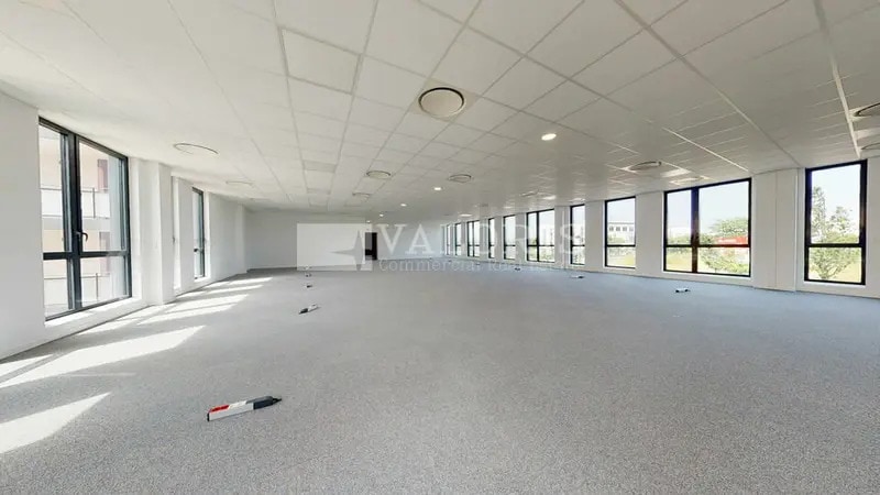 18-20 Boulevard Des Droits De L'Homme, Vaulx-en-Velin à louer - Photo intérieure – Image 1 sur 10