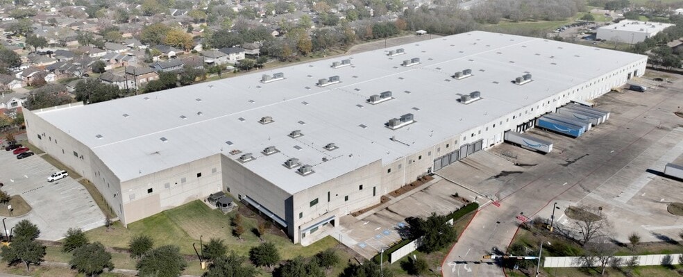 12900 W Airport Blvd, Sugar Land, TX à louer - Photo de l’immeuble – Image 2 sur 10