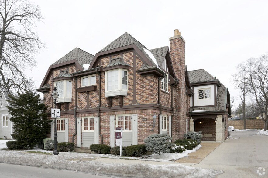 420 Pennsylvania Ave, Glen Ellyn, IL à vendre - Photo intérieure – Image 3 sur 12