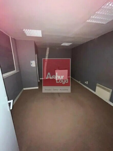 104 Grande Rue, Sens à louer - Photo de l’immeuble – Image 3 sur 4