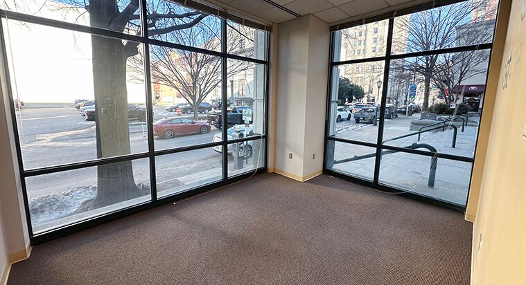411 E Franklin St, Richmond, VA à louer - Photo de l’immeuble – Image 3 sur 14