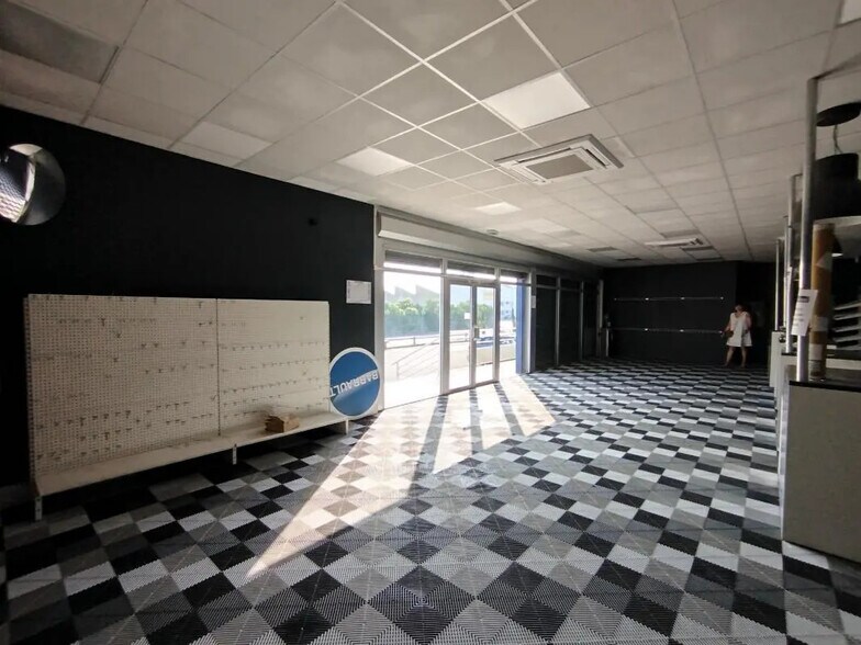 Local d’activités dans Toulouse à louer - Photo de l’immeuble – Image 3 sur 15