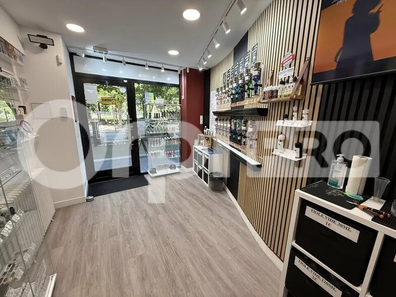 Local commercial dans Le Havre à louer - Photo de l’immeuble – Image 3 sur 9