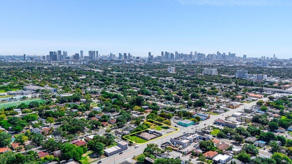 4601 NW 17th Ave, Miami, FL à louer - Photo de l’immeuble – Image 3 sur 10