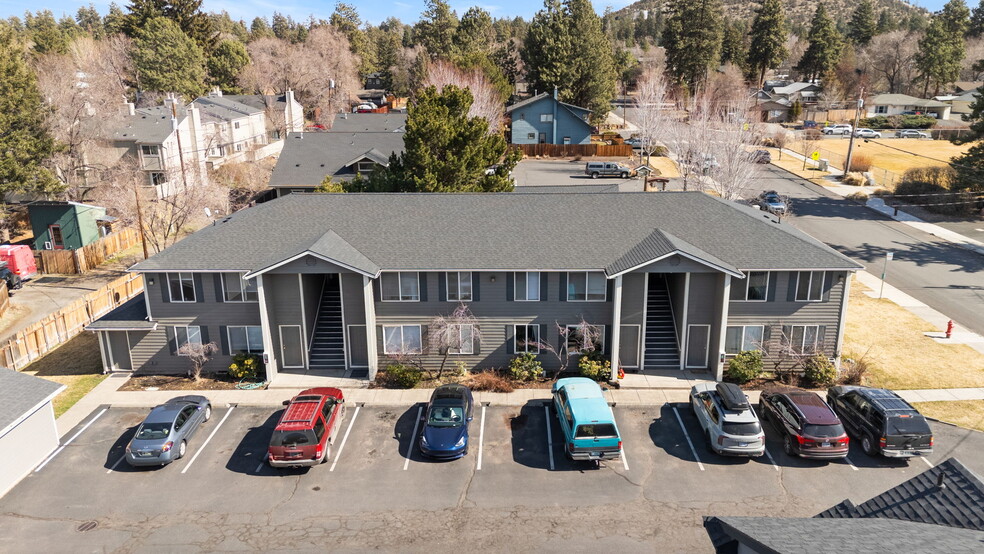 414 NE Norton Ave, Bend, OR à vendre - Photo de l’immeuble – Image 1 sur 19