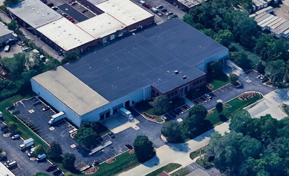 937 N Lombard Rd, Lombard, IL à louer - Photo de l’immeuble – Image 2 sur 7