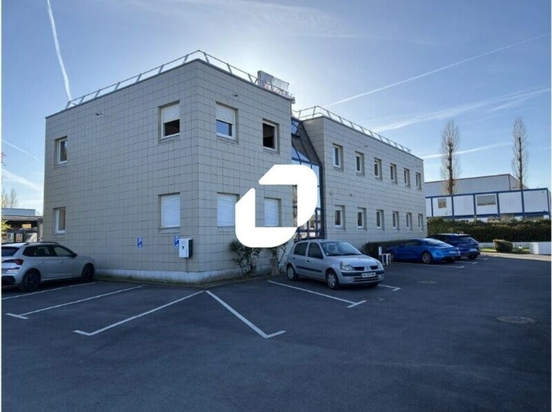 Rue Du Docteur Schweitzer, Morangis à louer - Photo de l’immeuble – Image 2 sur 9