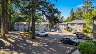 Plus de détails pour 12425 SE River Rd, Milwaukie, OR - Logement à vendre
