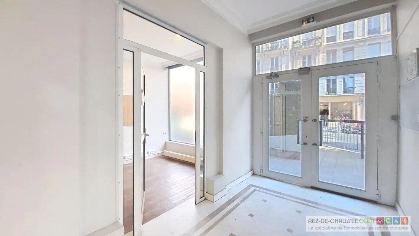 Local commercial dans Paris à louer Photo de l’immeuble– Image 1 sur 5