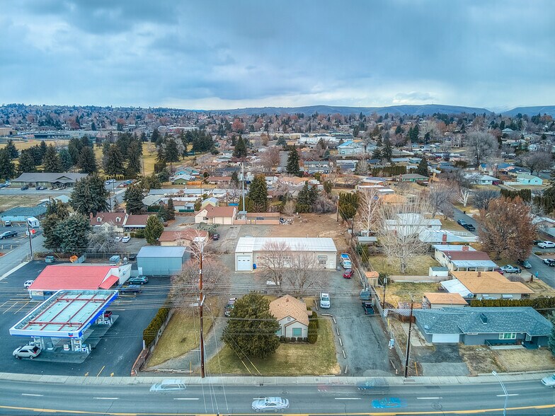 3703 W Nob Hill Blvd, Yakima, WA à louer - Photo de l’immeuble – Image 2 sur 24