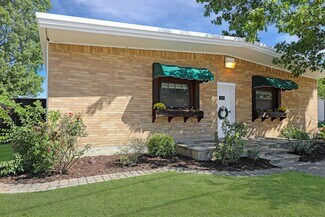 Plus de détails pour 202 Maple St, Farmersville, TX - Local d’activités à vendre