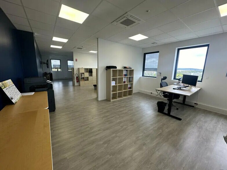 Bureau dans Reims à vendre - Photo de l’immeuble – Image 3 sur 8